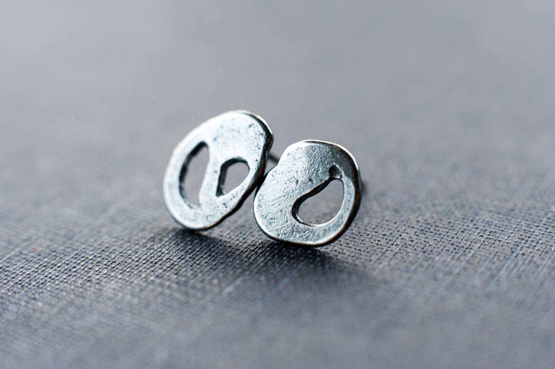 Oxidierte Sterling Silber Ohrstecker Abstraktes Skulpturales Design Oxidierte Sterling Silber Ohrstecker Abstraktes Skulpturales Design von SilvergrowthGallery