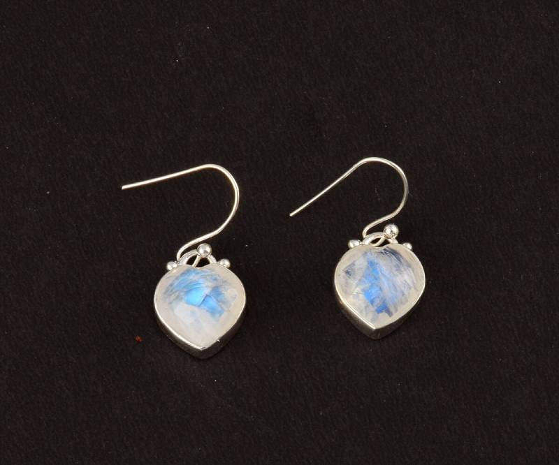 Regenbogen Mondstein Herz Ohrringe, Sterling Silber Bezel Drop von SilveriumGems