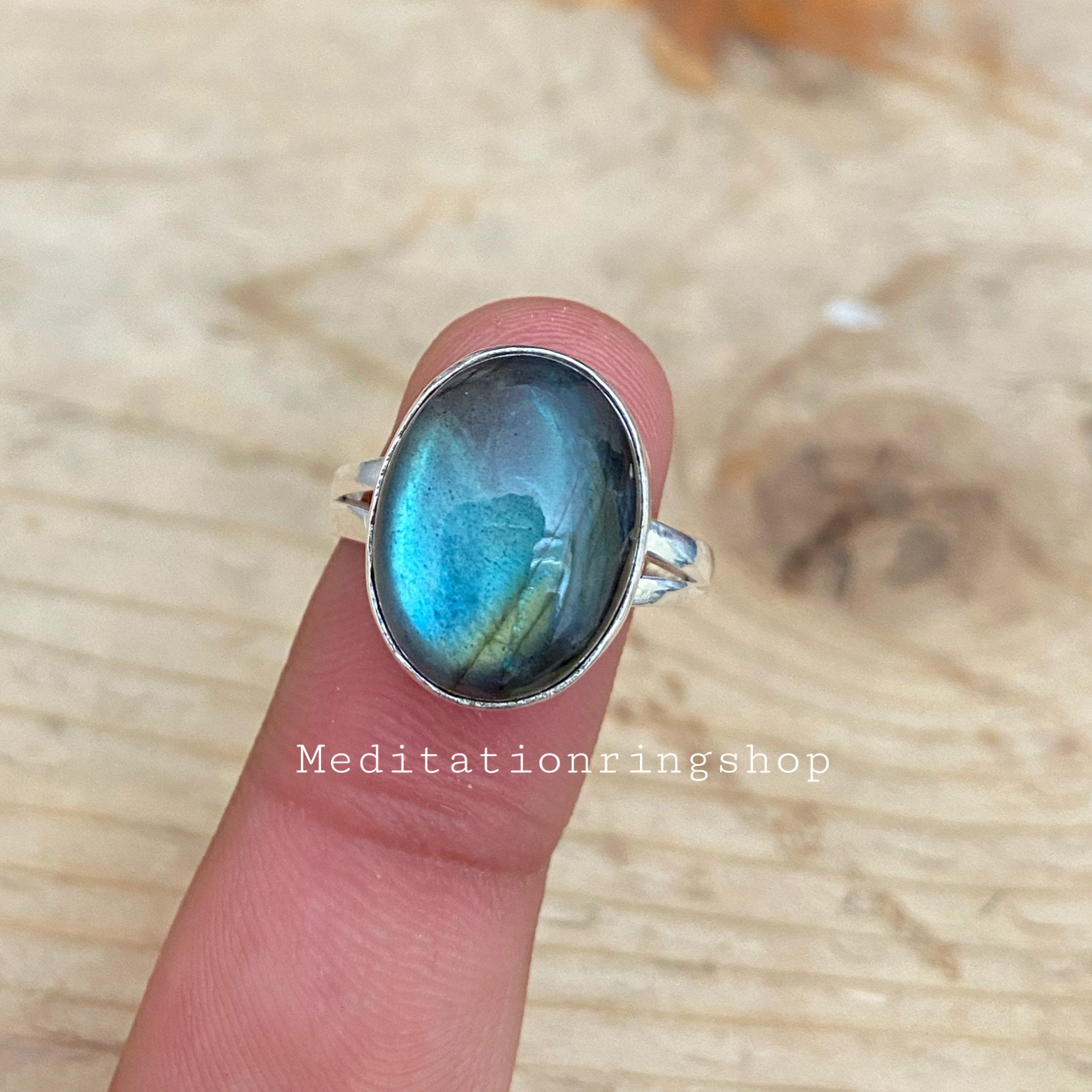 Oval Shape Labradorite Ring, 925 Sterling Silver Handmade Jewelry, Gemstone, Engagement Gift For Christmas Oval Shape Labradorite Ring, 925 Sterling Silver Handmade Jewelry, Gemstone, Engagement Gift For Christmas von Silverjewellery30