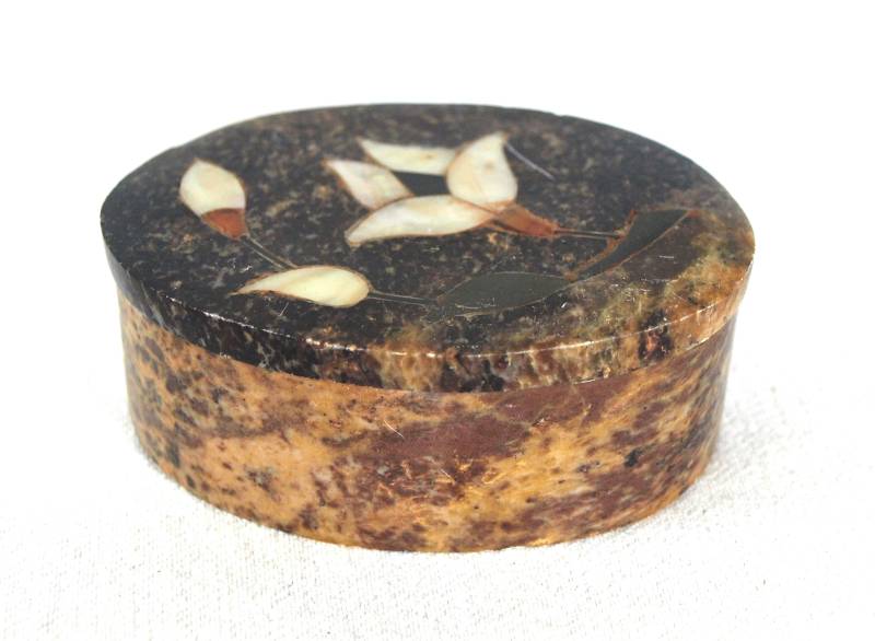 Miniatur Oval Marmor Andenken/Schmuckschatulle Mit Inlay Perlmutt Auf Dem Deckel - Blumenmuster von SilverliningByTravis