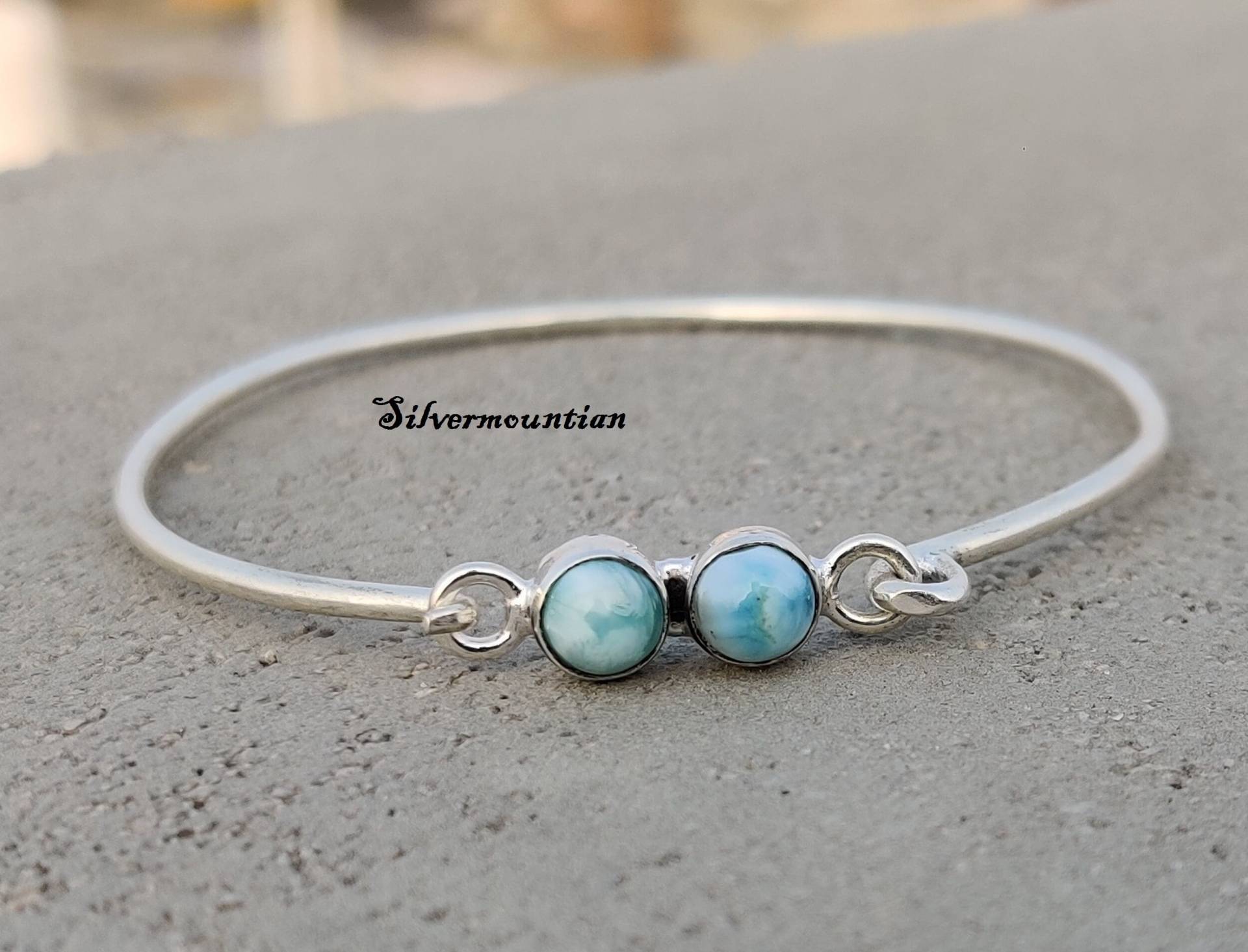 Larimar Armreif 925 Sterling Silber Wunderschöner Designer Styling Handgefertigter Geburtstagsgeschenk Hochzeitsgeschenk von Silvermountian