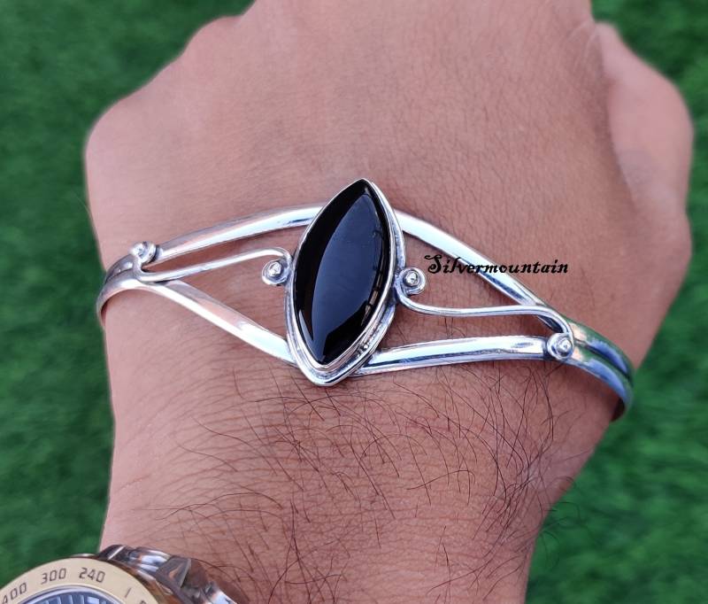 Schwarzer Onyx Edelstein Armreif ~925 Sterling ~ Schöner Designer Erstaunlicher Handgemachter Jubiläums von Silvermountian
