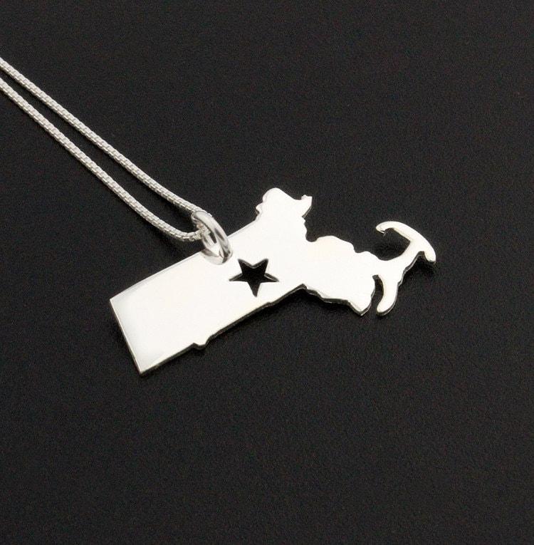 Massachusetts Halskette Aus Sterling Silber Mit Stern Kommt Box-Kette Heimatstadt Schmuck Gravierbar Geschenk Massachusetts Halskette Aus Sterling Silber Mit Stern Kommt Box-Kette Heimatstadt Schmuck Gravierbar Geschenk von Silversmith925