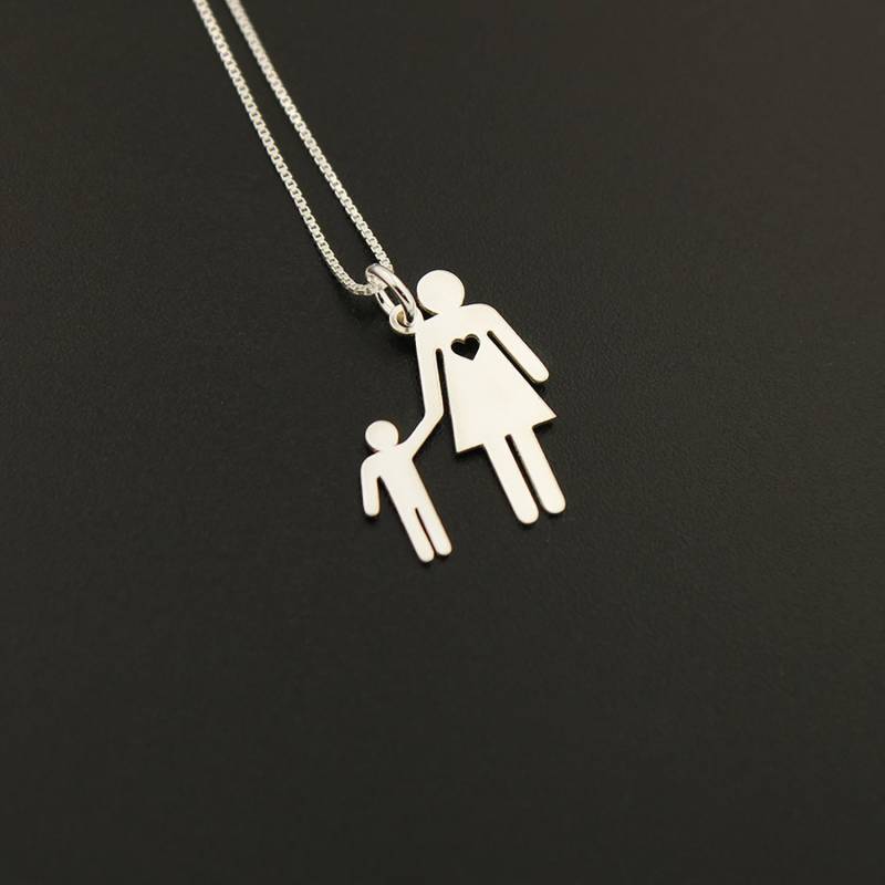 Mutter Und Sohn Familie Halskette Personalisierte Anhänger Wählen Sie Ihre Familienmitglied Welt Süßeste Halskette, Geschenk, Eltern Geschenkidee F1 von Silversmith925