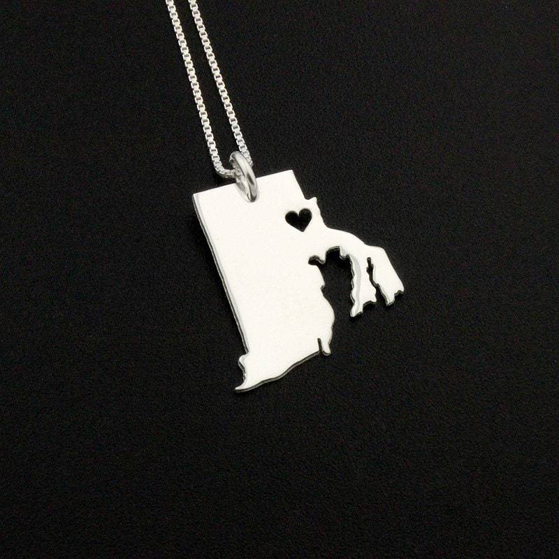 Rhode Island Halskette Gravierbar Sterling Silber I Love State Mit Herz Hometown Schmuck Geschenk Rhode Island Halskette Gravierbar Sterling Silber I Love State Mit Herz Hometown Schmuck Geschenk von Silversmith925