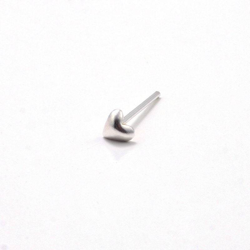 Silber Nasenstecker Herz Design 24 Gauge Ringstift Ende | N-12 Silber Nasenstecker Herz Design 24 Gauge Ringstift Ende | N-12 von Silversmith925