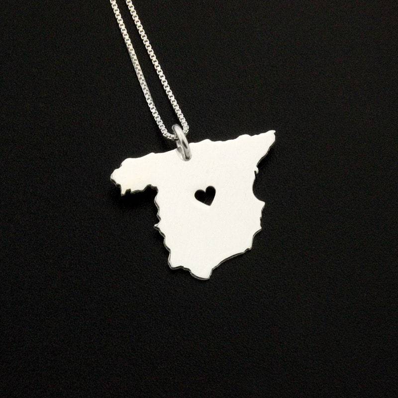 Spanien Halskette Personalisierte Sterling Silber Ich Liebe Country Mit Herz, Box Style Kette, Fernbeziehung Geschenk Spanien Halskette Personalisierte Sterling Silber Ich Liebe Country Mit Herz, Box Style Kette, Fernbeziehung Geschenk von Silversmith925