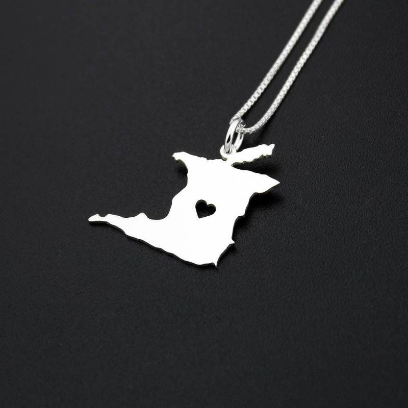 Trinidad Und Tobago Halskette Aus Sterling Silber Personalisierte Mit Herz Kommt Box-Stil Kette, Gravierbar Geschenk Für Ihre Karibik Trinidad Und Tobago Halskette Aus Sterling Silber Personalisierte Mit Herz Kommt Box-Stil Kette, Gravierbar Geschenk Für Ihre Karibik von Silversmith925