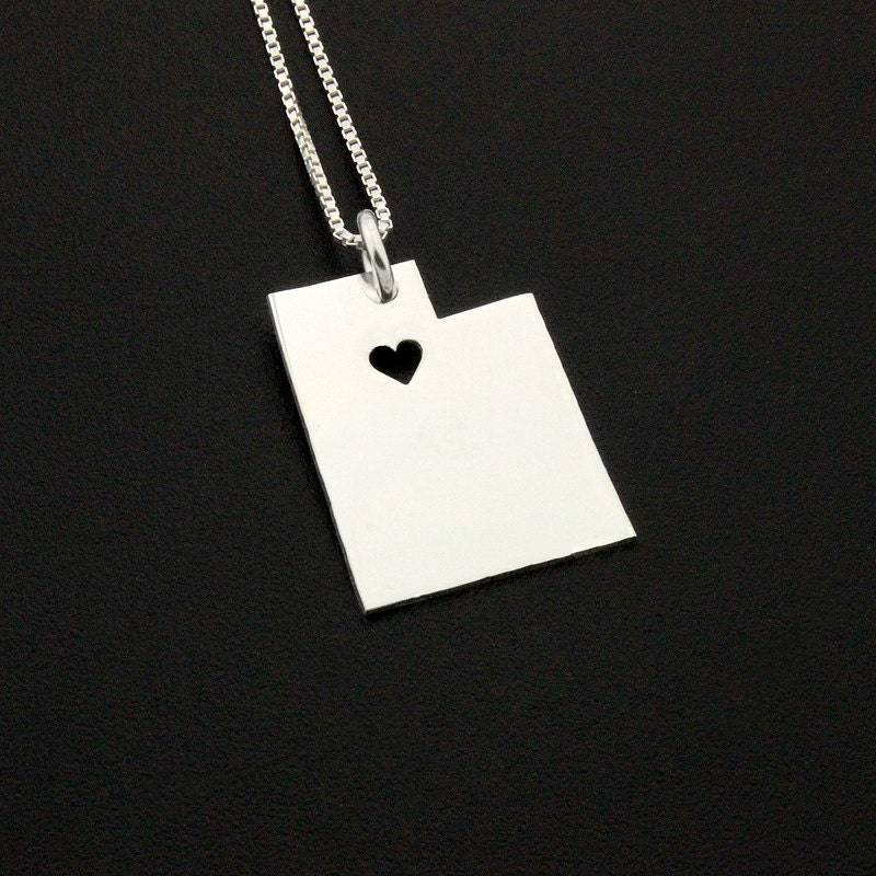 Utah Halskette Personalisierte Sterling Silber State Mit Herz Kommt Box Style Kette - Gravierbares Heimatstadt Geschenk Utah Halskette Personalisierte Sterling Silber State Mit Herz Kommt Box Style Kette - Gravierbares Heimatstadt Geschenk von Silversmith925
