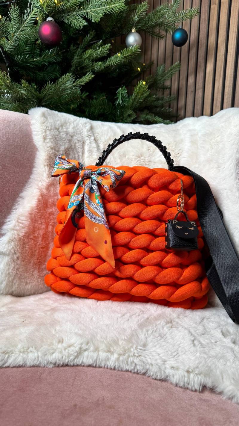 Grobstricktasche Orange Grösse M von SilviaJacobyWirth