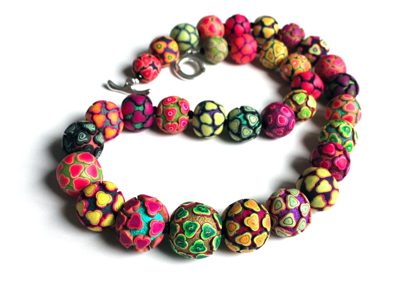 Halskette Aus Polymer Clay, Handgefertigte Geprägte Perlen von SilviaOrtizDeLaTorre
