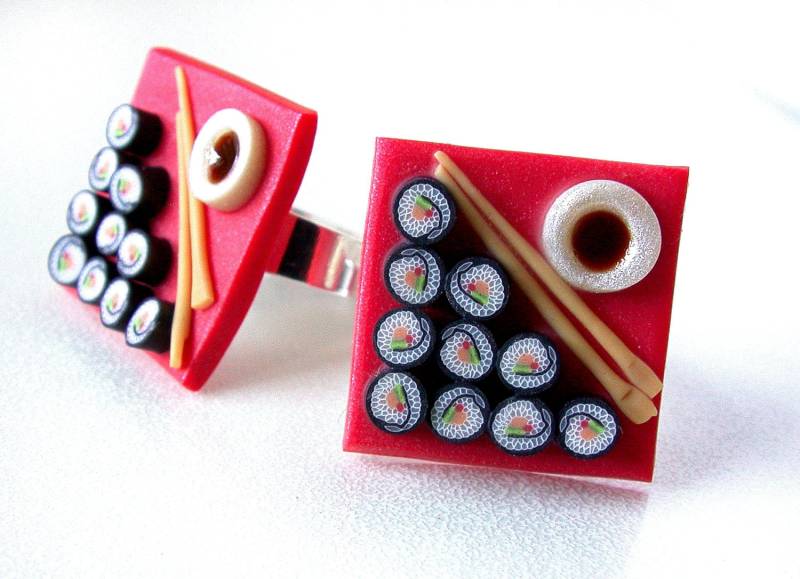 Makirollenring Handgefertigte Sushiminiatur Aus Polymer Clay von SilviaOrtizDeLaTorre