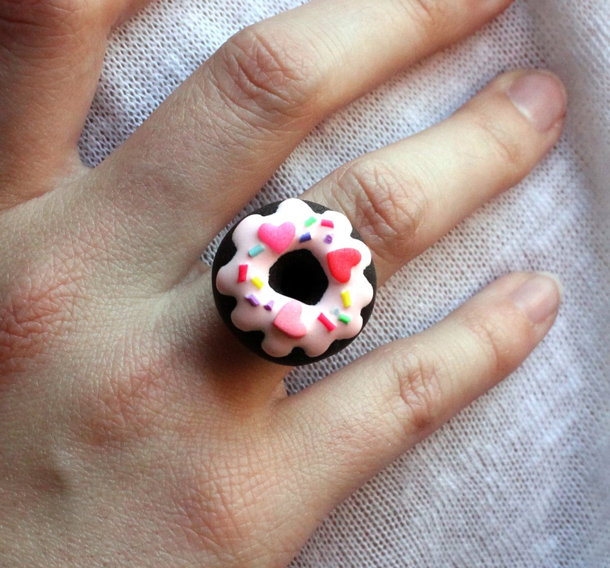 Polymer Clay Ring, Doughnut Miniatur von SilviaOrtizDeLaTorre