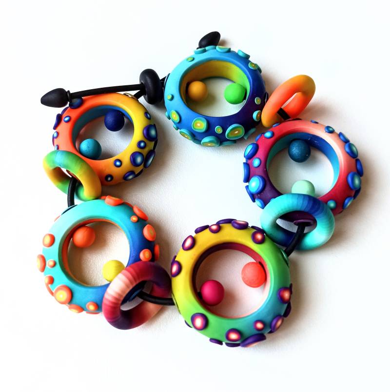 Wunderliches Armband Aus Polymer Clay Farbenfrohe Tragbare Kunst von SilviaOrtizDeLaTorre