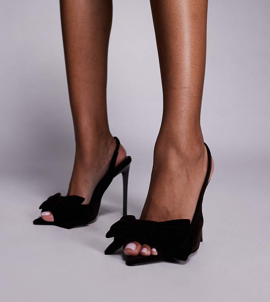 SIMMI London Wide Fit - Eternal - Sandaletten aus Samt in Braun mit Fersenriemen, Absatz und Zierschleife, weite Passform-Brown von Simmi Wide Fit