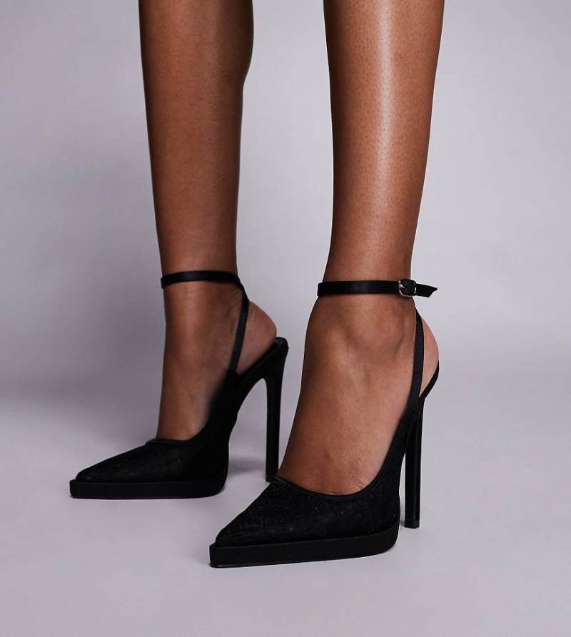 SIMMI London Wide Fit - Landen - Pumps aus schwarzer Spitze mit Knöchelriemen und Absatz, weite Passform von Simmi Wide Fit