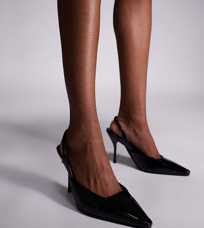 Simmi London Wide Fit - Darcia - Spitze Absatzschuhe in Schwarz mit Fersenriemen, weite Passform Simmi London Wide Fit - Darcia - Spitze Absatzschuhe in Schwarz mit Fersenriemen, weite Passform von Simmi Wide Fit