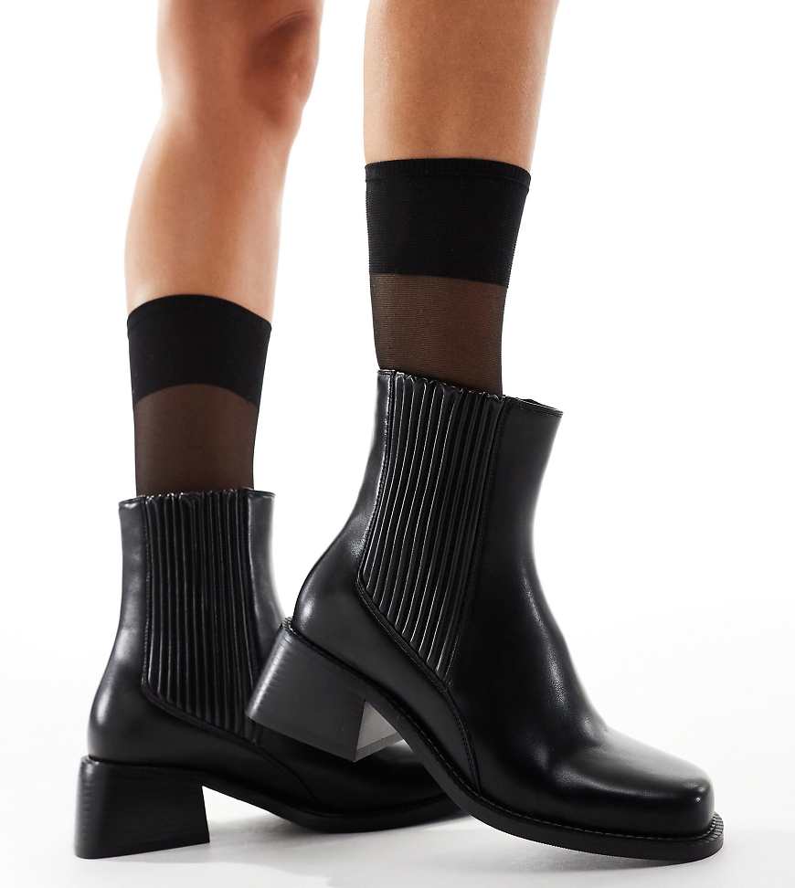 Simmi London Wide Fit - Greyson - Ankle-Boots in Schwarz, weite Passform von Simmi Wide Fit