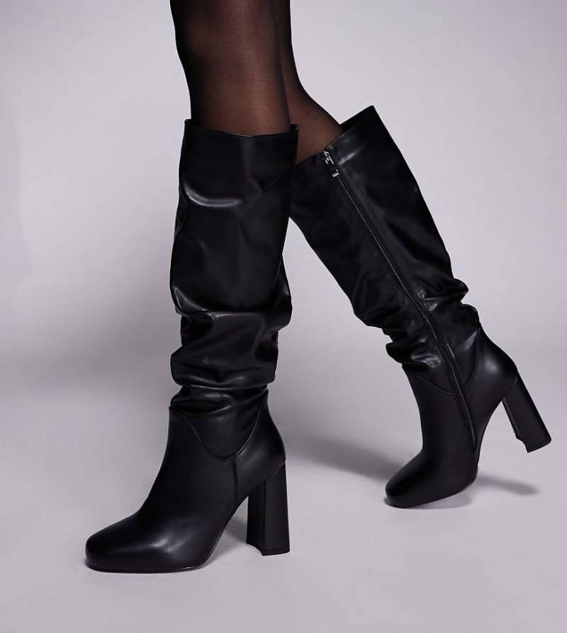 Simmi London Wide Fit - Hanzel - Geraffte, kniehohe Stiefel in Schwarz mit Blockabsatz, weite Passform von Simmi Wide Fit