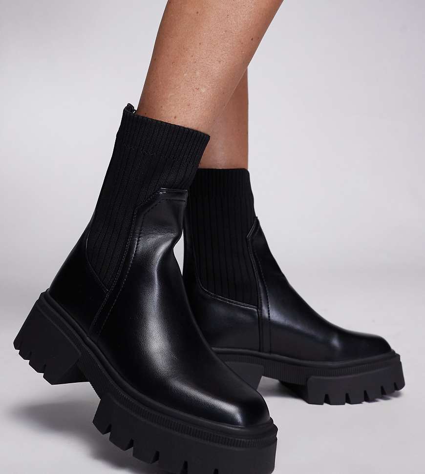 Simmi London Wide Fit - Malakai - Eng sitzende Ankle-Boots in Schwarz, weite Passform von Simmi Wide Fit