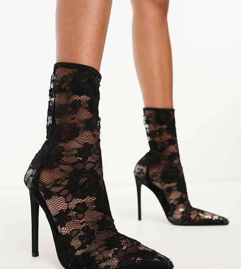 Simmi London Wide Fit - Sade - Stiefeletten aus Spitze in Schwarz, weite Passform von Simmi Wide Fit