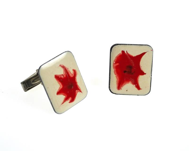 Ein Paar Vintage 1960Er - 1970Er Jahre Abstrakt Rot Und Weiß Lackierte Manschettenknöpfe von SimonCurtisAntiques