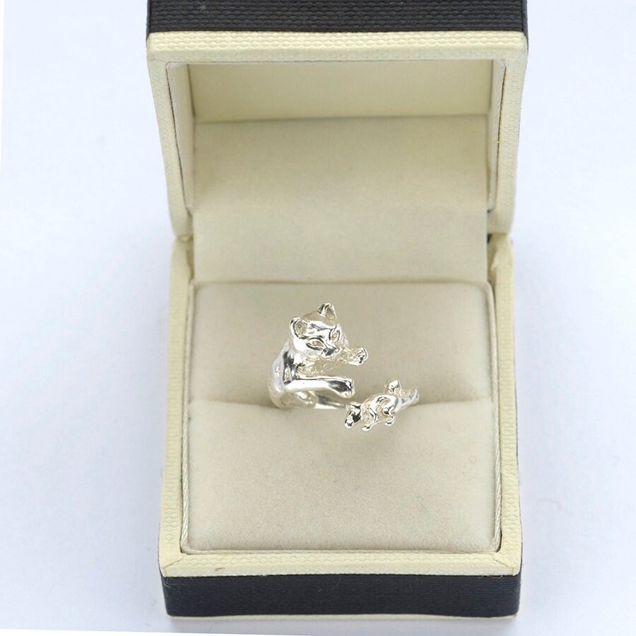 Ein Katz Und Maus Ring in Sterling Silber von SimonKempJewellers