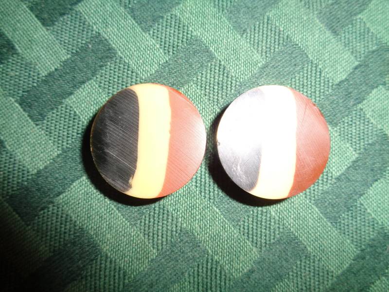 Vintage Bakelit Button Form Blanko X2 Orange Creme Schwarz Anhänger Pin Bastelbrosche von SimonSellsIt
