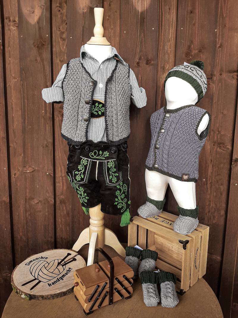 Babytrachtenweste Kindertrachtenweste Grau Grün Strickweste Babystrickweste Babyweste Gr.50-116 Tracht Weste Trachtenweste Geburt Taufe Babytrachtenweste Kindertrachtenweste Grau Grün Strickweste Babystrickweste Babyweste Gr.50-116 Tracht Weste Trachtenweste Geburt Taufe von Simonchenhandgmachts