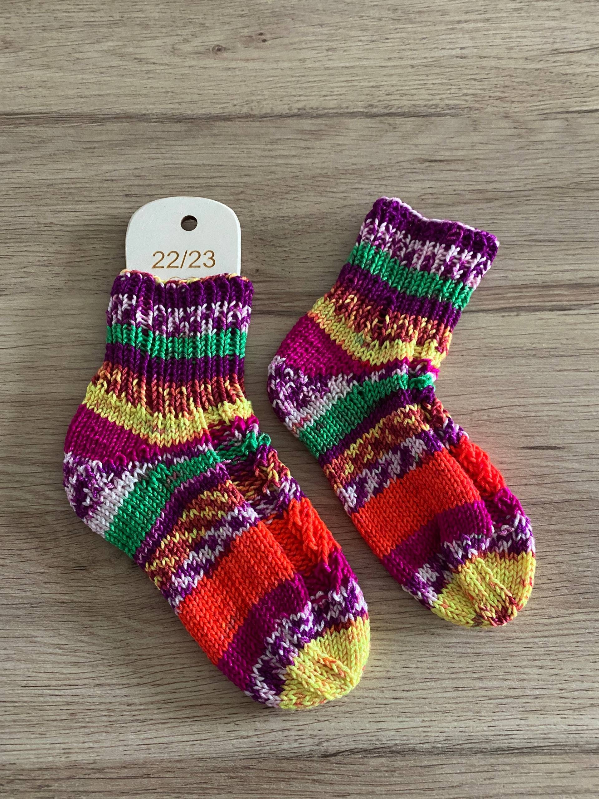 Handgestrickte Socken Gr. 22/23 Handgestrickte Socken Gr. 22/23 von SimonestrickLaden
