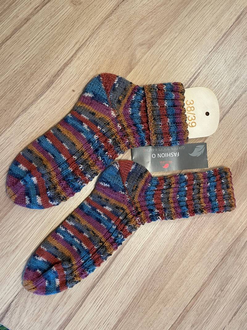 Handgestrickte Socken Gr. 38/39 Handgestrickte Socken Gr. 38/39 von SimonestrickLaden