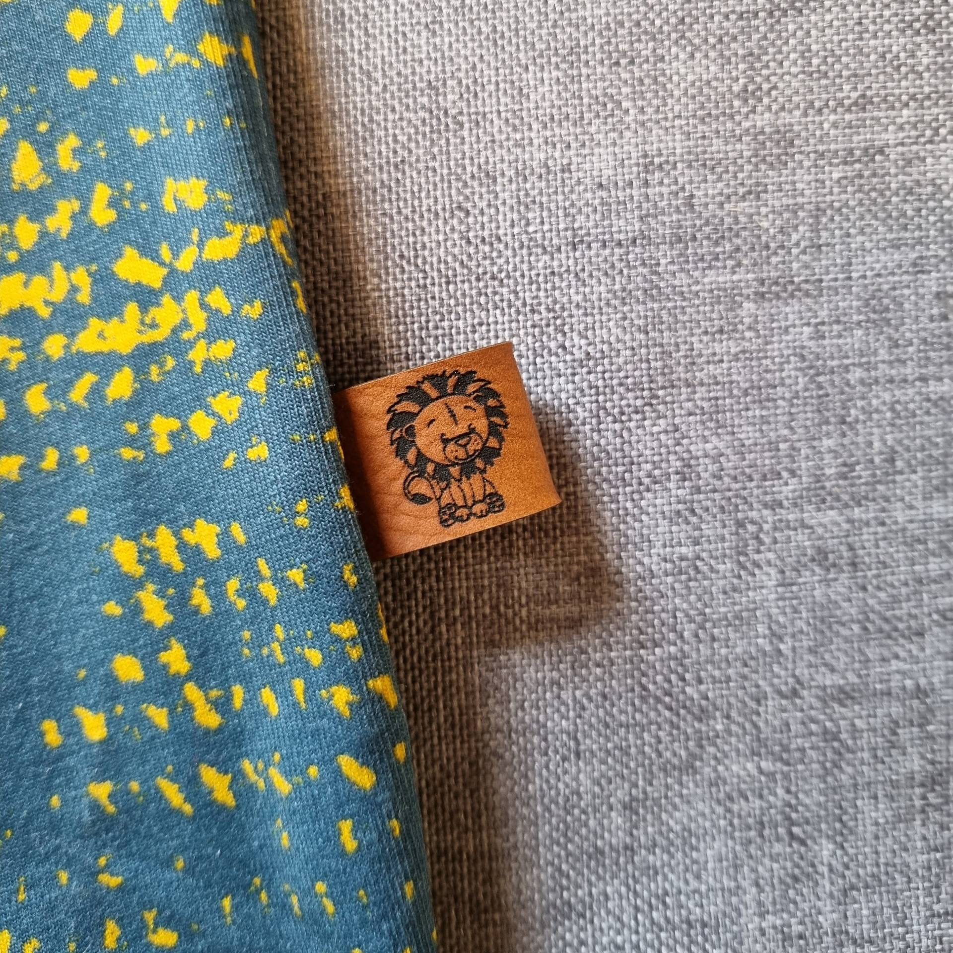 Kunstleder Label Seitennaht "Tiere" in Braun Oder Grau Kunstleder Label Seitennaht "Tiere" in Braun Oder Grau von Simoneys