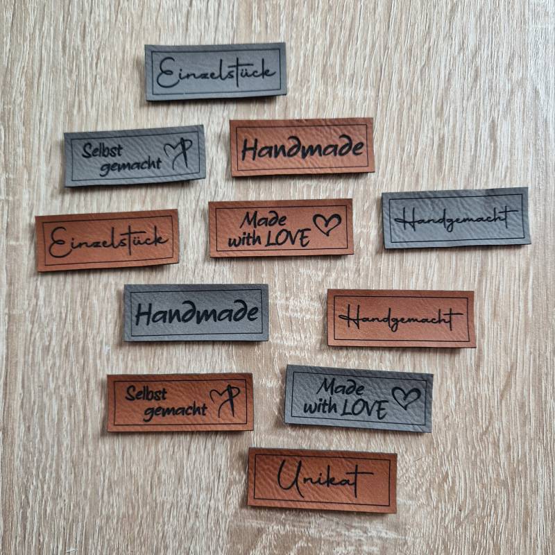Neu Kunstleder Labels/Patches „Handmade Mini" Zum Aufnähen in Braun Oder Grau Neu Kunstleder Labels/Patches „Handmade Mini" Zum Aufnähen in Braun Oder Grau von Simoneys