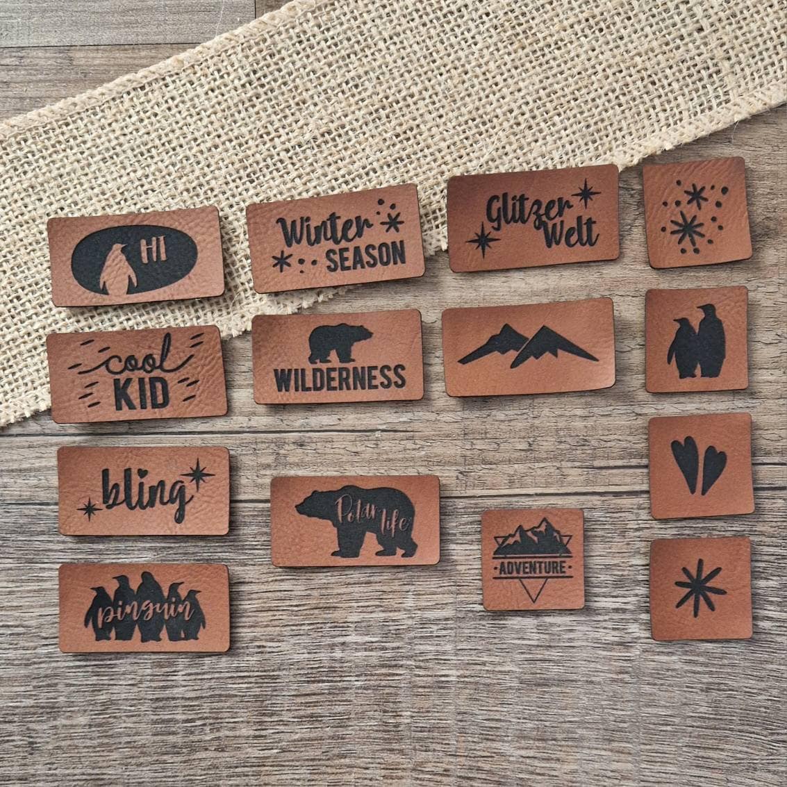 Neu Kunstleder Labels/Patches „Winter-Edition 3" Zum Aufnähen in Braun Oder Grau Neu Kunstleder Labels/Patches „Winter-Edition 3" Zum Aufnähen in Braun Oder Grau von Simoneys