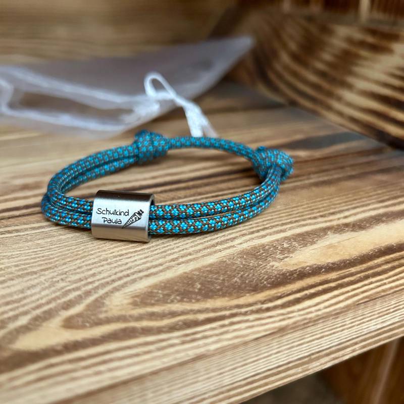Surferband "Schulkind Vol.2" Graviert Für Kinder/Mädchen Jungen Armband Segeltau Mit Gravur Geschenk Schule von Simoneys