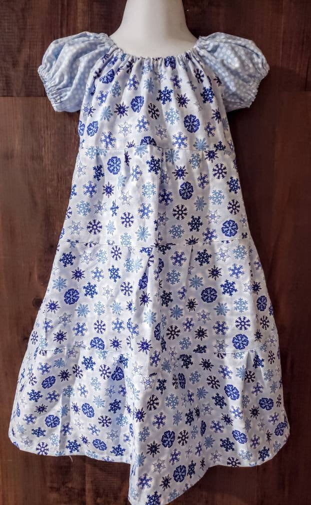 Kleid Für Mädchen/Kleinkind Mit 3 Abstufungen An Weihnachten, Gr. 6Mo-Sz6 von SimplePickens