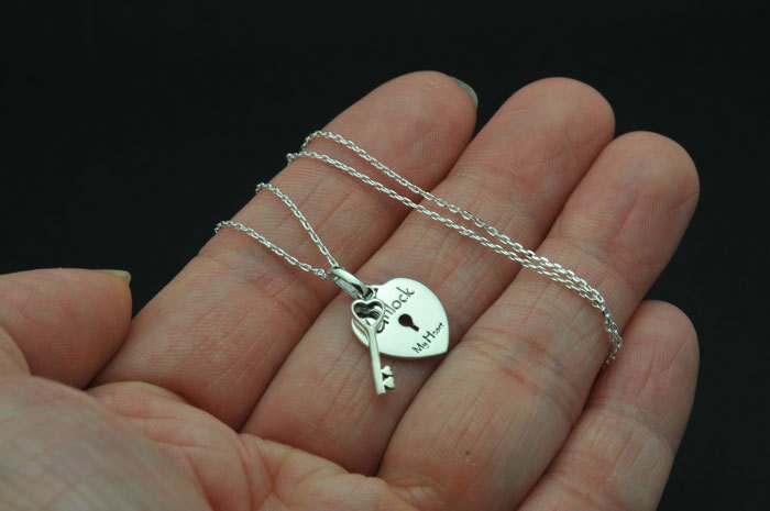 Alle Massiv Sterlingsilber Herz Schlüssel Halskette - Minimalist Simple Zierliche Entsperren Mein Herz-Nachricht-Halskette Alle Massiv Sterlingsilber Herz Schlüssel Halskette - Minimalist Simple Zierliche Entsperren Mein Herz-Nachricht-Halskette von SimpleStep