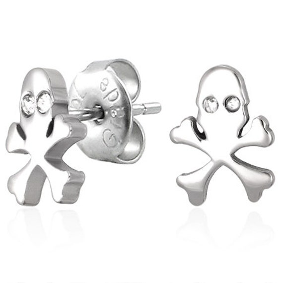 Kleine Edelstahl Pirate Skull Crossbones Ohrstecker Mit Klaren Cz-steinen Kleine Edelstahl Pirate Skull Crossbones Ohrstecker Mit Klaren Cz-steinen von SimpleStep