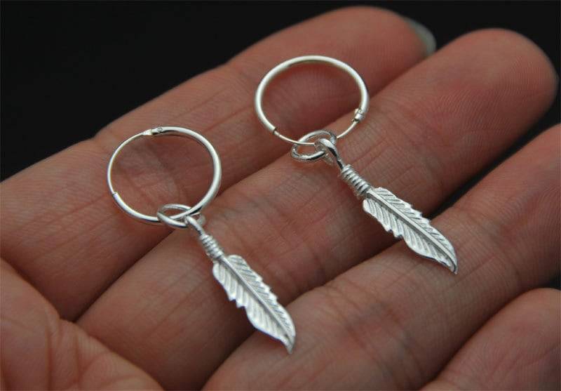 Kleine Silberne Feder Reifen - Einfache Alltägliche Moderne Minimal Ohrringe Religiöser Schmuck Kreuz Kleine Silberne Feder Reifen - Einfache Alltägliche Moderne Minimal Ohrringe Religiöser Schmuck Kreuz von SimpleStep