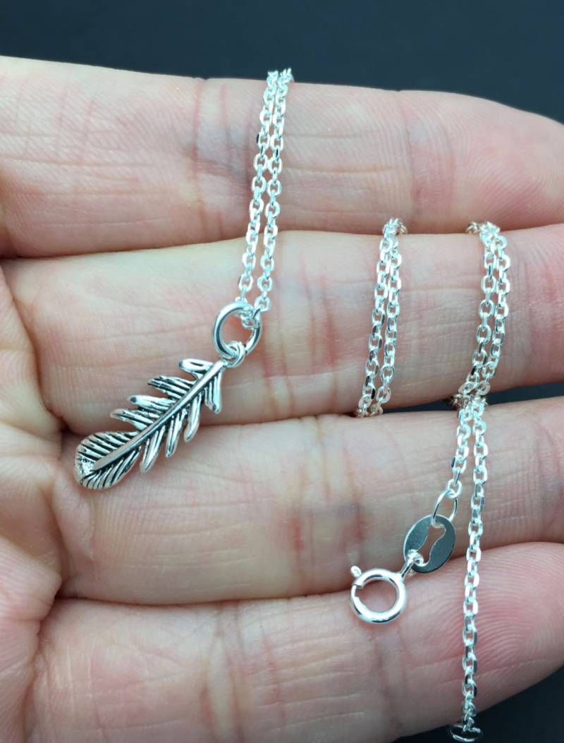 Oxidiertes Sterling Silber - Federn Halskette. Feder Halskette Mit Anhänger. Alltags Schmuck, Minimal Schmuck Oxidiertes Sterling Silber - Federn Halskette. Feder Halskette Mit Anhänger. Alltags Schmuck, Minimal Schmuck von SimpleStep
