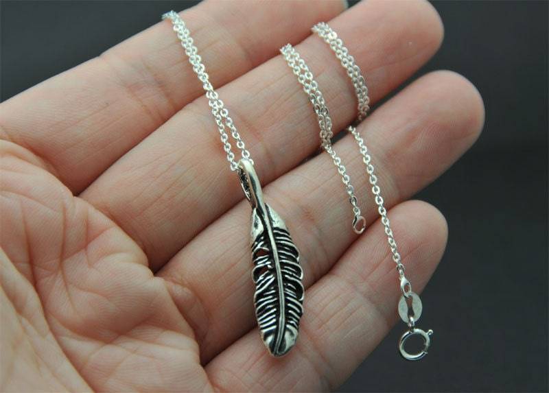 Oxidiertes Sterling Silber - Federn Halskette. Feder Halskette Mit Anhänger. Alltags Schmuck, Minimal Schmuck Oxidiertes Sterling Silber - Federn Halskette. Feder Halskette Mit Anhänger. Alltags Schmuck, Minimal Schmuck von SimpleStep