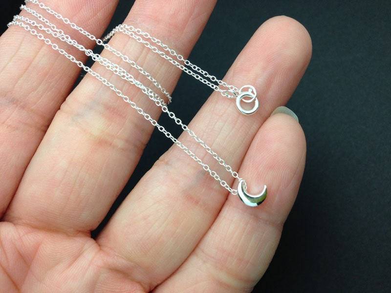 Zierliche Alle Sterling Silber Halbmond Halskette - Winzige Mond Zierliche Alle Sterling Silber Halbmond Halskette - Winzige Mond von SimpleStep