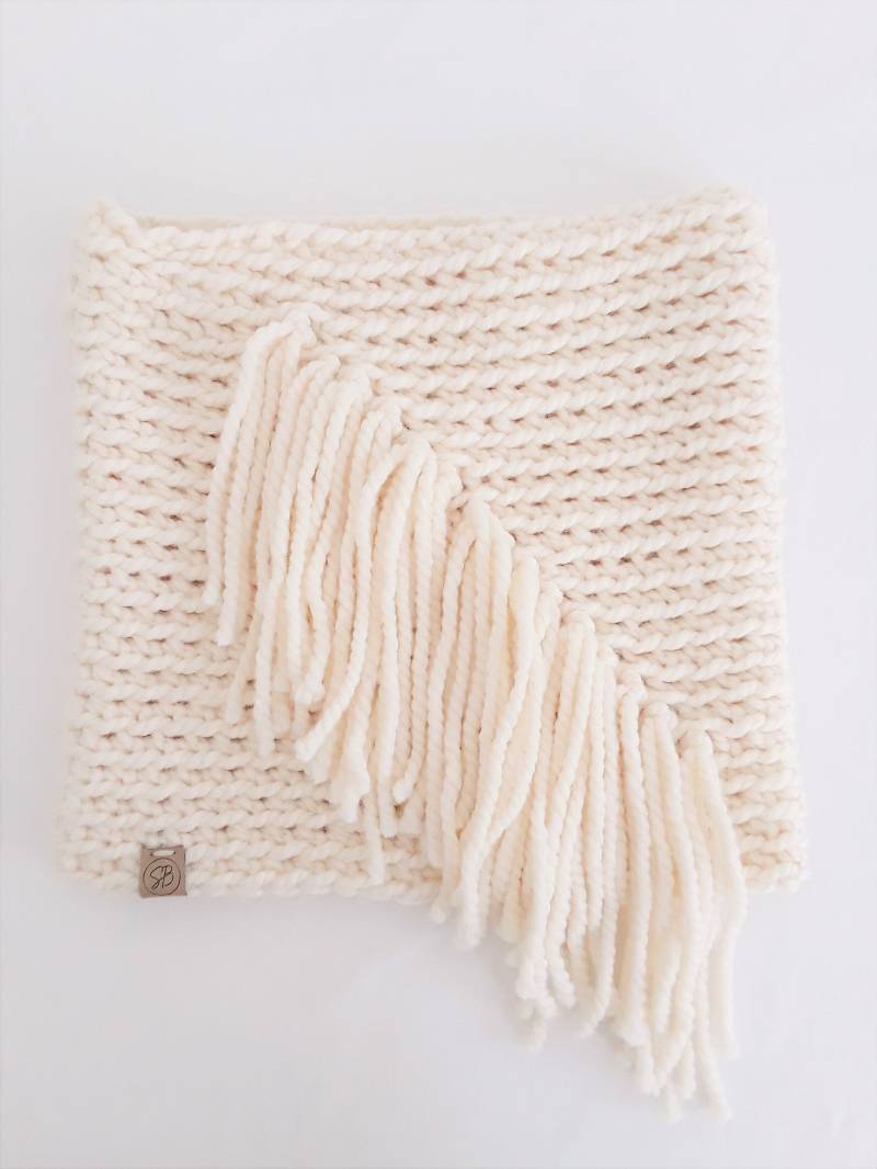 Röhrenstrickschal Mit Fransen - Malaga Schal von SimplementBlanc