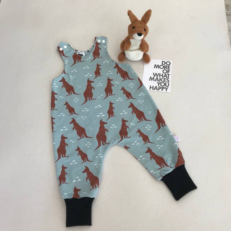 Bio Baby Strampler, Unisex Harem Overall, Kleinkind Pullover, Baby-Dusche-Geschenk, Nachhaltige Mode Für Babys von Simply2Cute4Kids