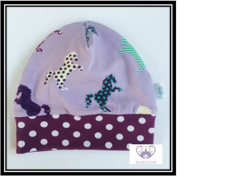 Mädchen Mütze Mit Pferdemotiv Handgestrickter Baumwoll-Jersey von Simply2Cute4Kids