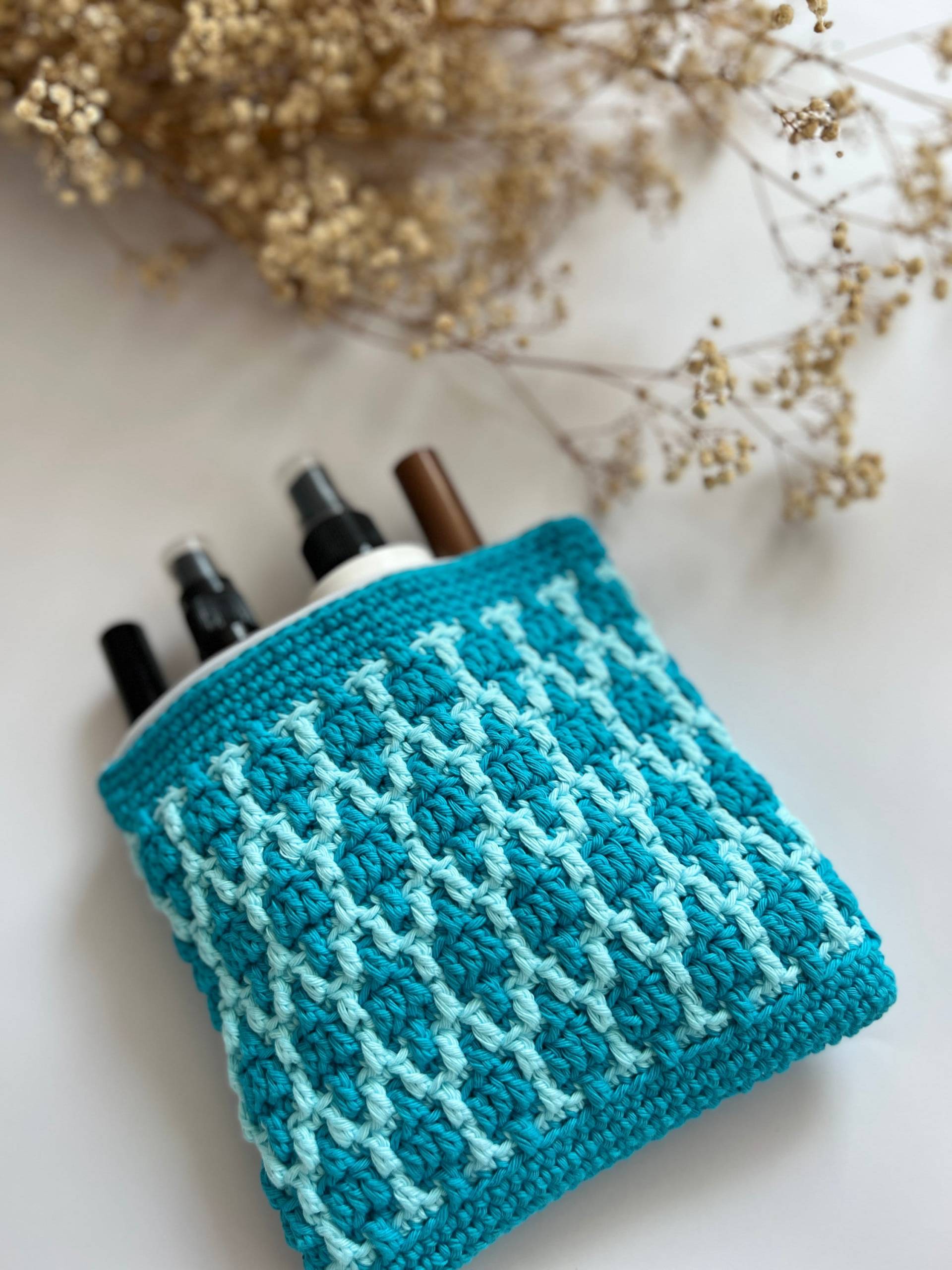 Gehäkelte Schminktasche Handgemachte Baumwoll-Clutch-Geldbörse, Kulturbeutel von SimplyAndHandmade