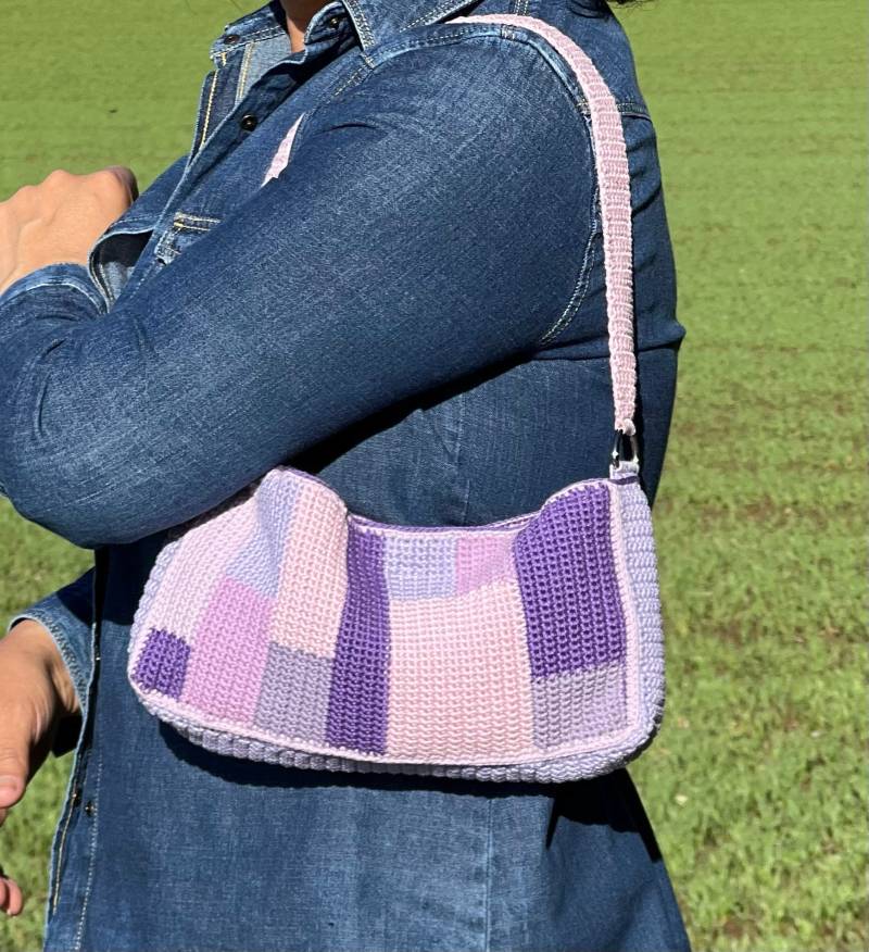 Gehäkelte Baguette Tasche Handgemachte Pastell Lila Rosa Umhängetasche von SimplyAndHandmade