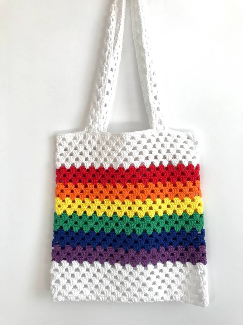 Gehäkelte Tasche Pride Flagge, 100% Baumwolle Gehäkelt von SimplyAndHandmade