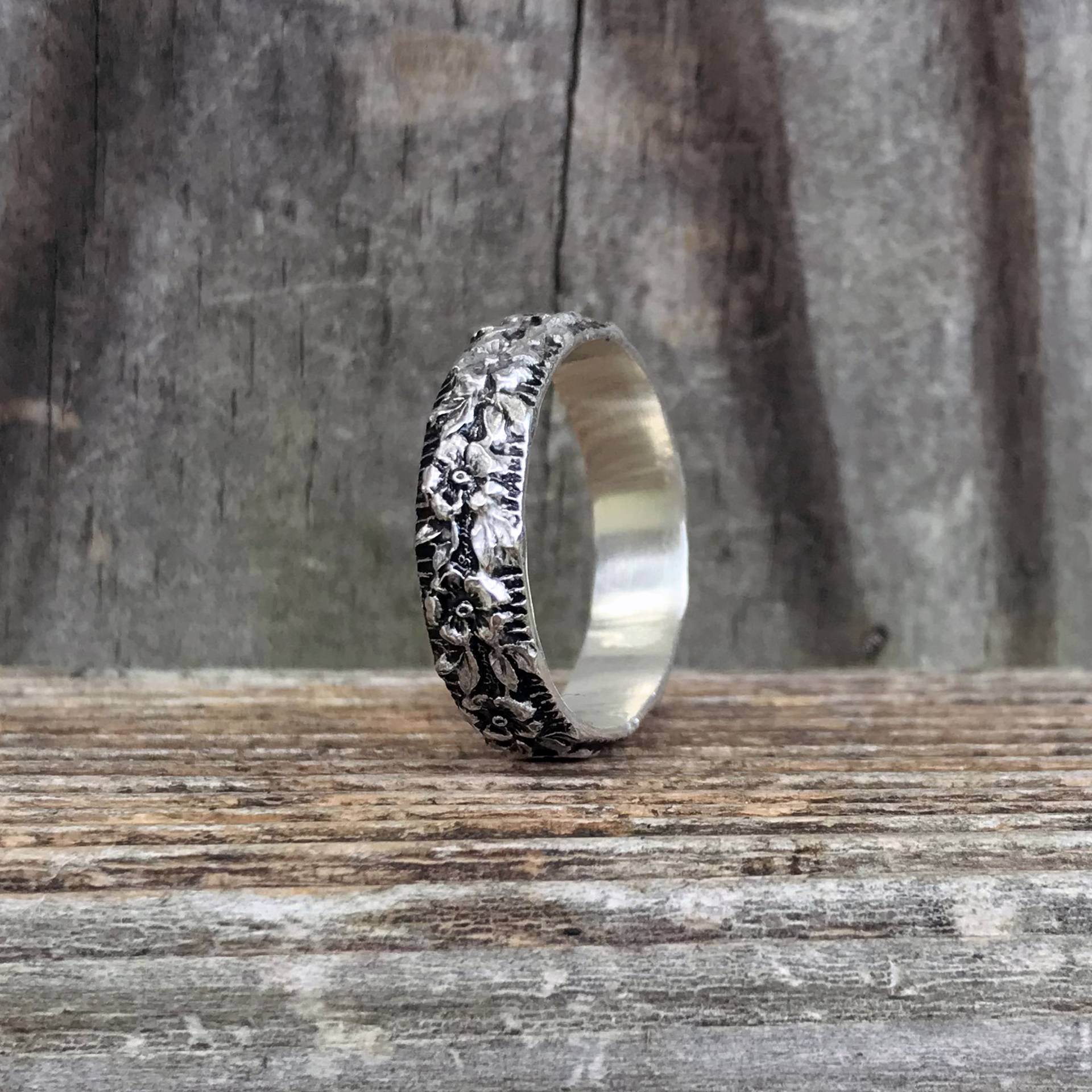 Floral Band - Sterling Silber Gemusterte Alternative Ehering Blume Detaillierte Ring Blumen Floral Band - Sterling Silber Gemusterte Alternative Ehering Blume Detaillierte Ring Blumen von SimplyBoldJD