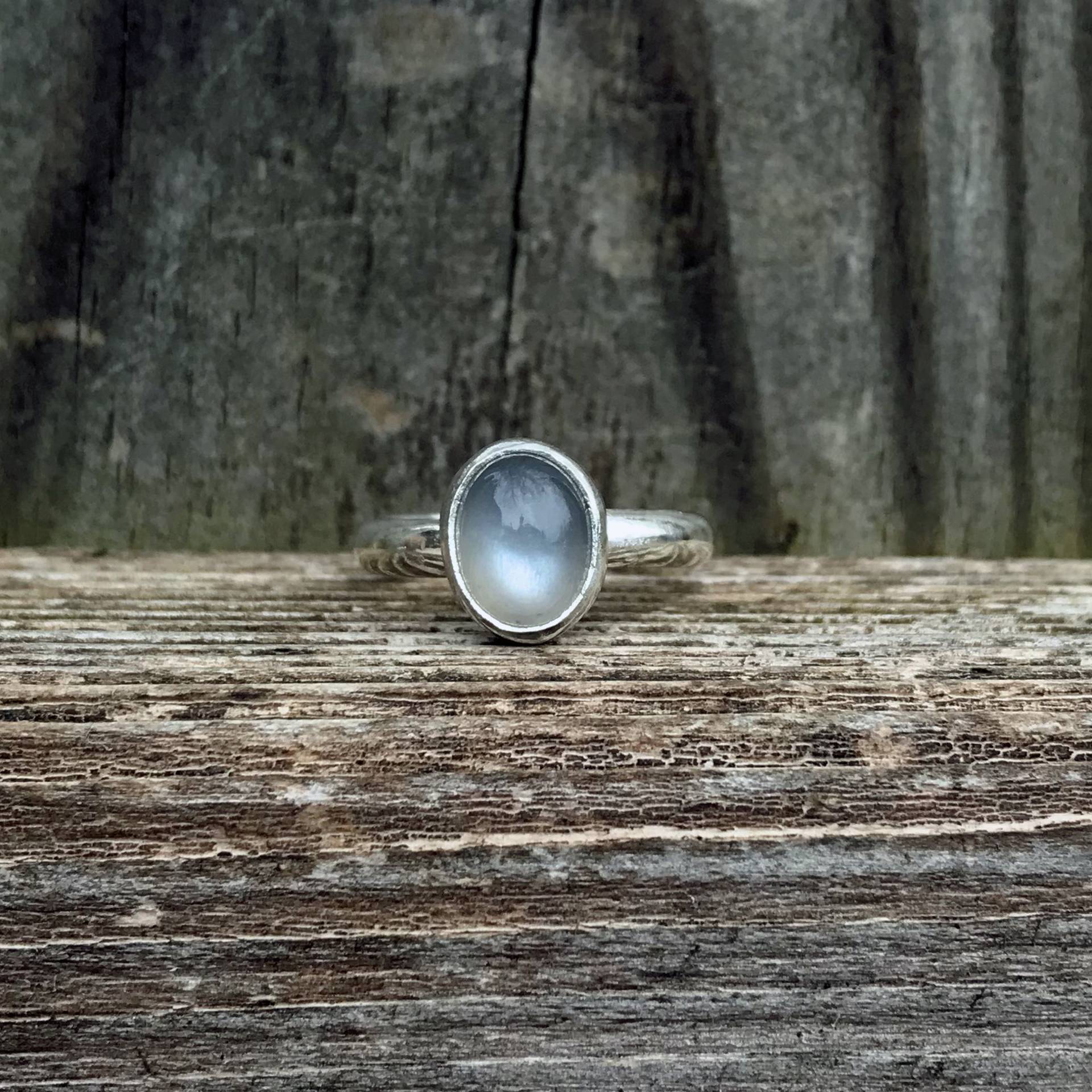 Grauer Mondstein Ring - Grau Silber Edelstein Ringe Schlichter Für Jeden Tag Oval Grauer Mondstein Ring - Grau Silber Edelstein Ringe Schlichter Für Jeden Tag Oval von SimplyBoldJD